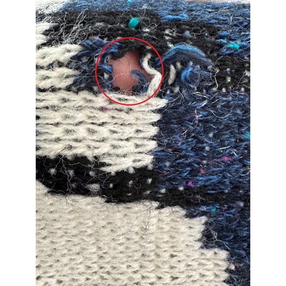 Vintage Donegal Navy Blue/Cream Graphic Mockneck Sweater | Size Large - Picture 8 of 8